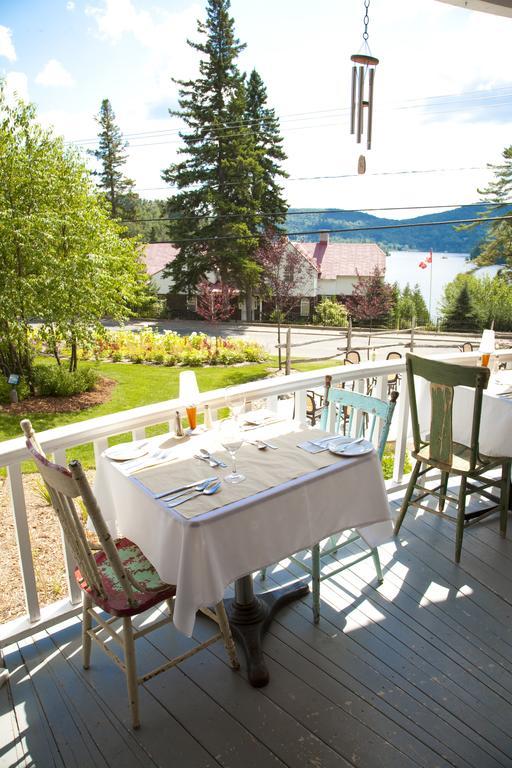 Auberge De La Tour Du Lac Sainte-Agathe-des-Monts Bagian luar foto
